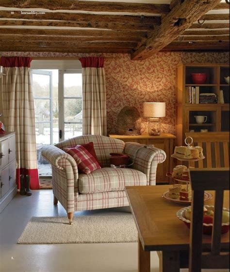 Cozy Country Cottage Living Rooms