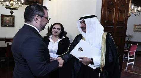 Canciller Yván Gil recibe Copias de Estilo del embajador de Kuwait en