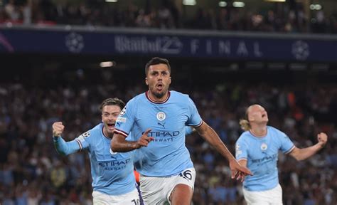 Manchester City Stagione Straordinaria Per Alvarez Campione Del