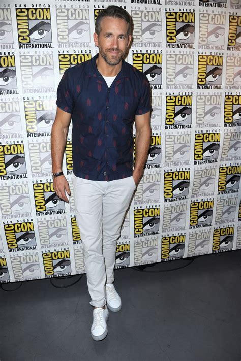 ryan-reynolds-attends-the-deadpool-2-panel-during-comic-con-news-photo ...