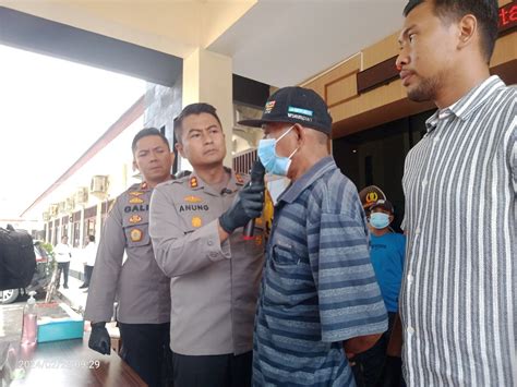 Polisi Gerebek Arena Judi Sabung Ayam Di Grobogan Sembilan Orang