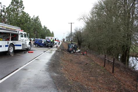 1 Dead 1 Critical After Head On Crash In Benton County Kmtr