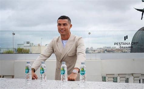 URSU 9 la marque deau minérale naturelle de Cristiano Ronaldo qui s