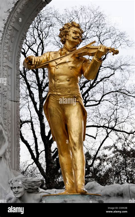 Johann Strau Denkmal Im Wiener Stadtpark Wien Sterreich Europa