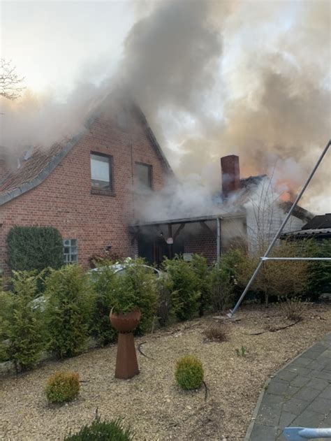 Brennt Dachstuhl In Holm Seppensen Freiwillige Feuerwehr Buchholz In