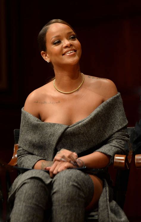 Rihanna 2017 Harvard Humanitarian Of The Year Award In Cambridge Gotceleb