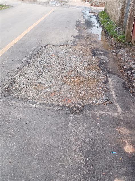 Morador De Penha Chama Aten O Para Pavimenta O Deteriorada Em Ruas