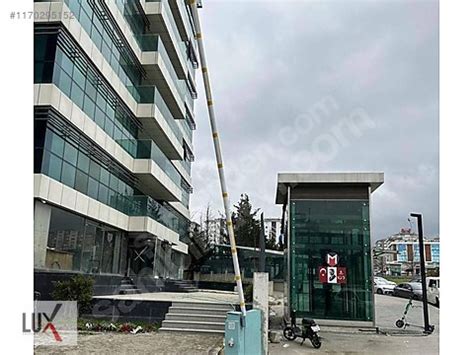 Maltepe Altayçeşme Metro Çıkışı Kiralık Plaza Katı Ofisi LUX