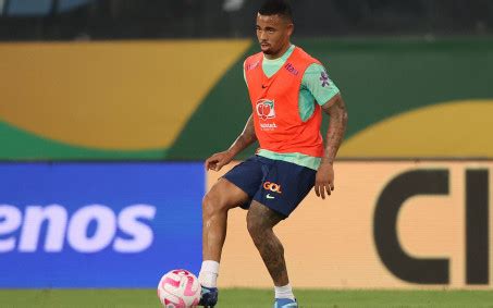 Diniz promove três mudanças no time titular da seleção brasileira