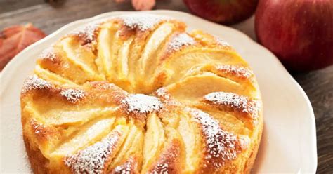 Torta matera de manzana y coco sin azúcar común jugosa y muy fácil de