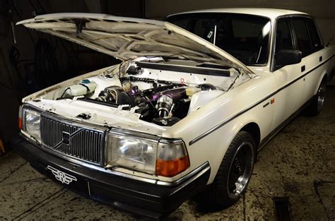 Volvo 240 Turbo | Raketibaas