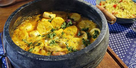 Culinária de Domingo MOQUECA DE BANANA DA TERRA E PALMITO