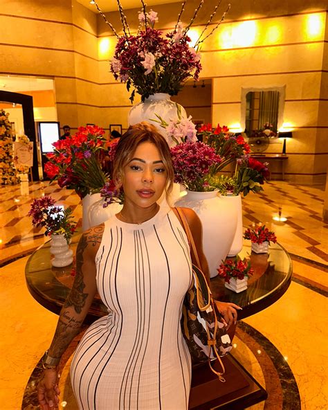 Valentina ferraz | Tbt Estilo diferente! 😇 | Instagram