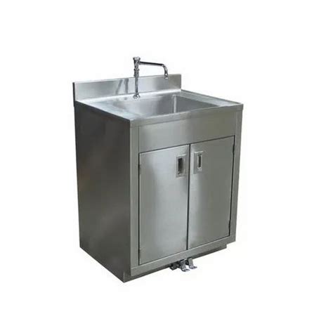 Silver Stainless Steel Surgical Scrub Sink Manual Feet Height