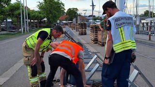 Schutz Gegen Hochwasser Feuerwehr Wird Bei Arbeit Beleidigt SWR Aktuell