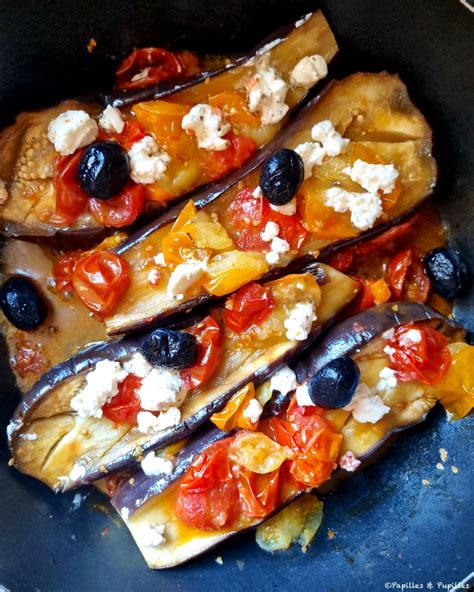 Aubergines rôties à la poêle tomates feta et olives noires