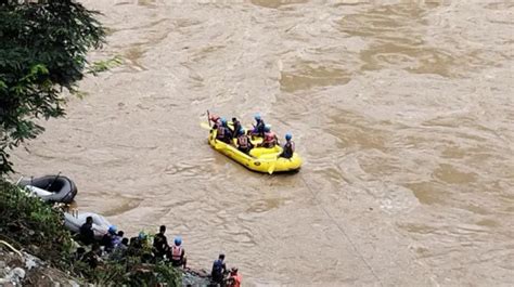 त्रिशूली बस दुर्घटना दुई जनाको शव भेटियो हराएका बस र दर्जनौँ