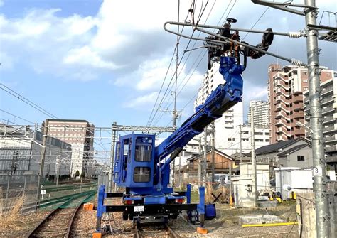 Japan S Latest Gundam Style Giant Robot Takes On Railway Maintenance