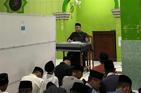 Santri Darul Mujahadah Ngaji Kitab Karya Imam Al Ghazali Pertemuan