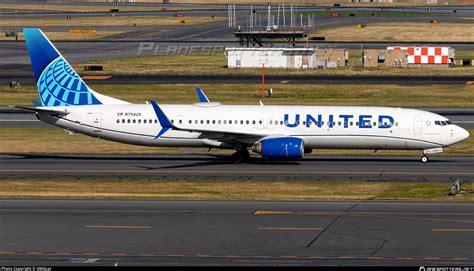 N United Airlines Boeing Er Wl Photo By Ocflt Omgcat Id