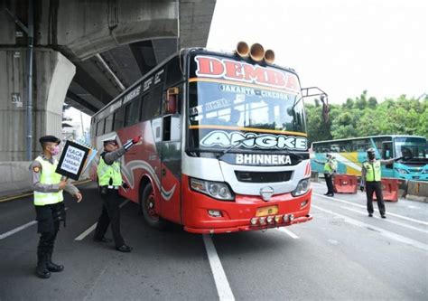 Polisi Amankan Travel Gelap Yang Angkut Pemudik Kanalbekasi