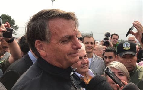 Bolsonaro Recepcionado Por Milhares De Apoiadores Em Mega Motociata