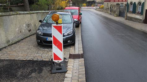 Parken auf dem Gehweg Wie ist das Problem zu lösen