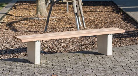 Banc public contemporain PRÜM Gem Westeifel Werke GmbH en bois