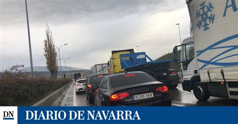 Varios accidentes complican el tráfico este lunes por la mañana en la