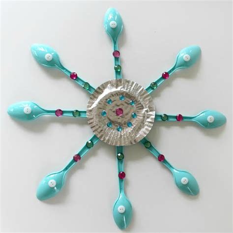 Spoon Snowflake Craft | Fun Family Crafts