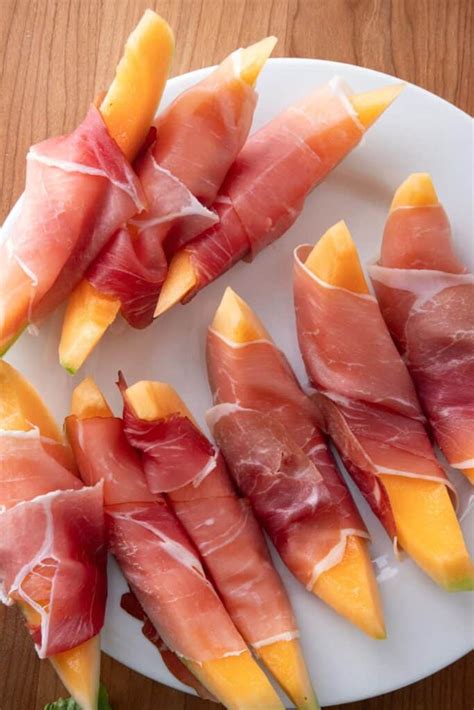 Prosciutto E Melone Italian Ham And Melon Recipe Seasoned And Salted