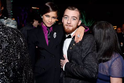 Zendaya Presta Homenagem Ao Colega Angus Cloud Portal N