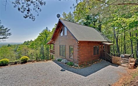 The Nativa cabins in North Georgia are located atop a mountain and appeal to nature l… | Cabins ...