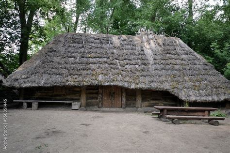 Gr D W Biskupinie Stanowisko Archeologiczne Architektura Park Stary