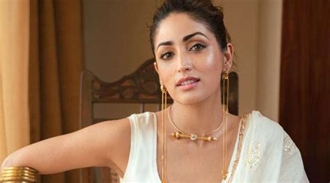 Yami Gautam Left Red Faced After Photographer Calls Her Fair And