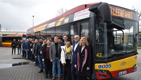 Kca Jobcenter Qualifiziert Busfahrer Innen F R Hanaus Ffentlichen