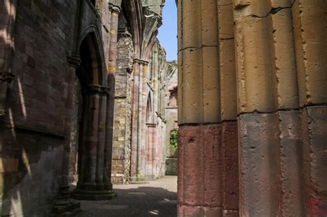 Melrose Abbey (Scotland) - Visit Tips + Photos