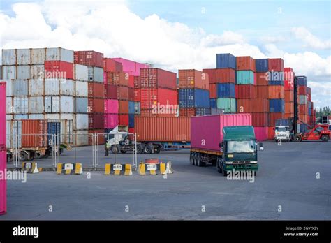 Container Truck Hi Res Stock Photography And Images Alamy