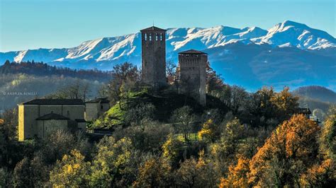 Il Cusna Innevato E Il Castello Di Sarzano Foto Andrea Benelli