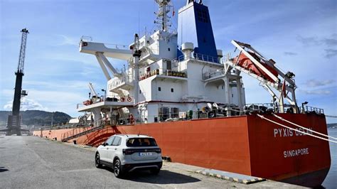 Recala en Marín el buque Pyxis Ocean el primer carguero propulsado por