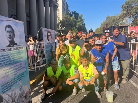 Los Curas Villeros Instalaron Una Carpa Misionera En Plaza De Mayo