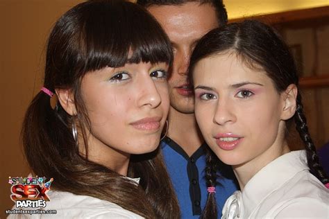Drunk Party Games Turned Into Group Orgy Porn Pictures Xxx Photos Sex Images Pictoa