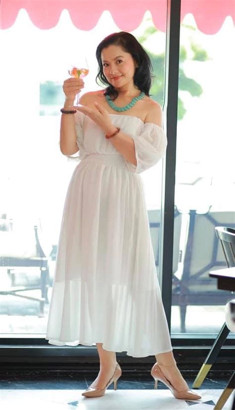 NSND Thu Quế táo bạo khi diện bikini hai mảnh ở độ tuổi U