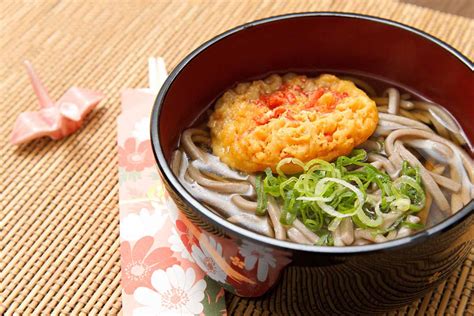 年越しそばの意味って？いつ食べる？歴史・種類・栄養素を解説！ おせち料理ブログ｜オージーフーズとっておきや