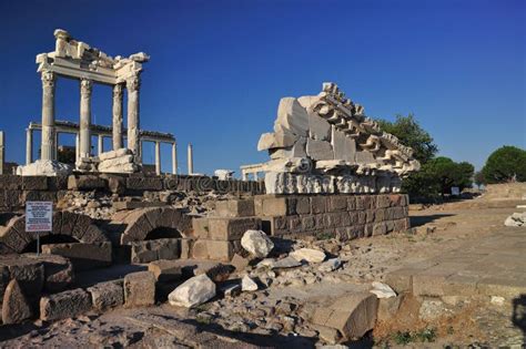 Ciudad Del Griego Clásico De Pérgamo En Bergama Turquía Foto de