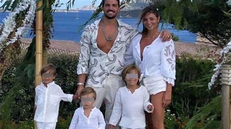 Mariano Di Vaio Ed Eleonora Brunacci Vestono Coordinati Ai Figli Il