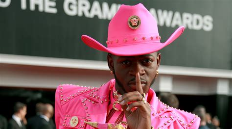 Lil Nas X Rocks Head-to-Toe Pink Cowboy Outfit at Grammys 2020 | 2020 Grammys, Billy Ray Cyrus ...