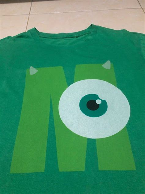 Uniqlo UT X Disney Pixar Kaos Hijau Uniqlo Bergambar M Mike Wazowski