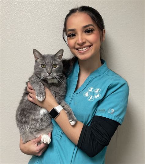 Giovanni Santos Veterinarians New Braunfels Tx Creek View