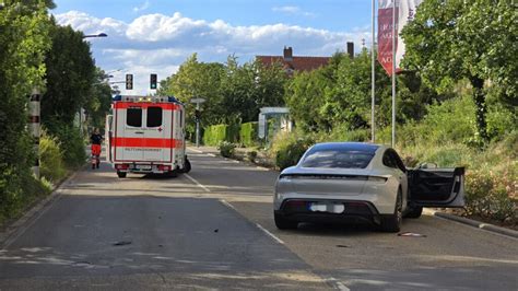 Wiesloch Sachschaden Bei Unfall Zwischen Auto Und Rettungswagen